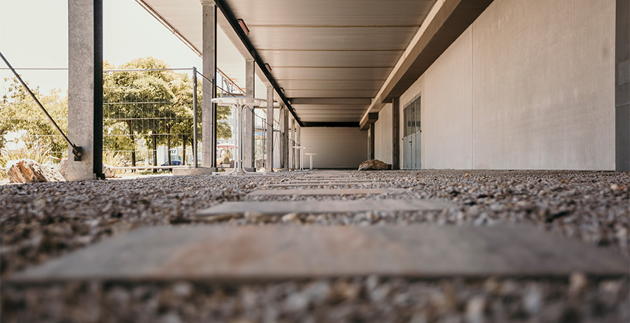 3 Aussenbereich-Halle-2